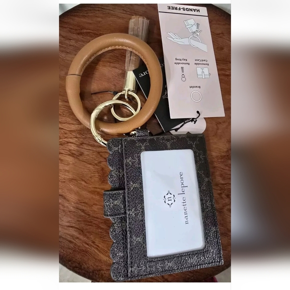 Nanette Lepore Logo Hands-Free Bracelet Card Holder & Key Ring Choco Brown NWT - Picture 4 of 5